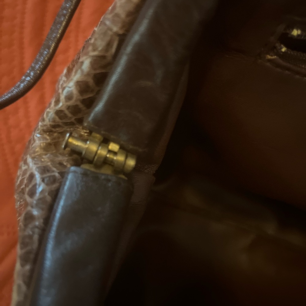 🛍️ Lyrella Adorable Brown Snakeskin Crossbody Shoulder Bag, Vintage 1980’s - Picture 14 of 14